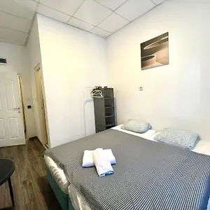 https://for-long-term-budget-aradi-rooms-with-private-bathroom.inbudapesthotels.com