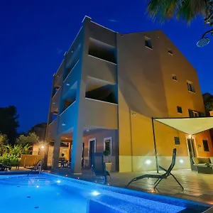 https://apartments-marly.splithotels.org